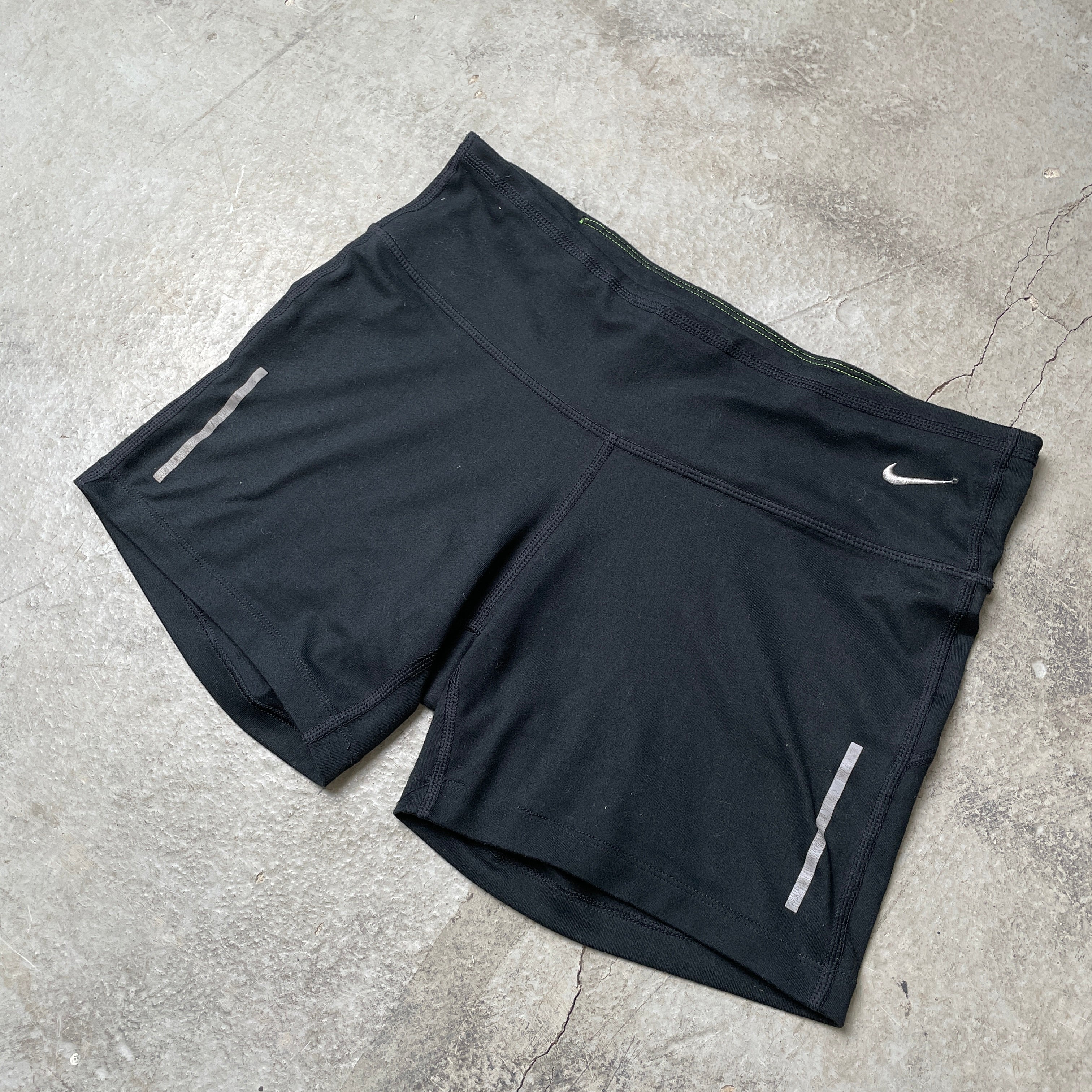 Nikeshorty